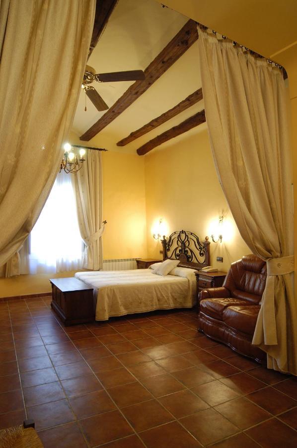 Las Cuevas de Cañart Hotel Spa Don Inigo De Aragon الغرفة الصورة